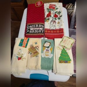 Bundle of Christmas Holiday Fingertip and Kitchen towels